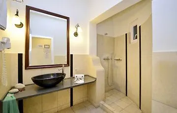 Pelican Hotel